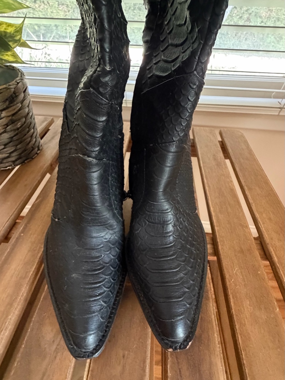 Alias Mae Black Pointed-Toe Textured Knee Boots